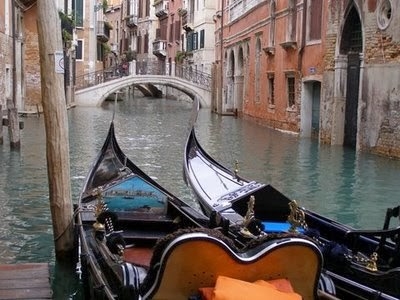 Romantis Venesia, Italia