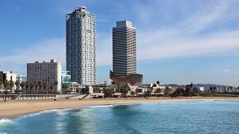 โรงแรมในสเปนที่มีชายหาด พักผ่อนที่ไหนดี? บาร์เซโลน่า หมู่เกาะสเปน