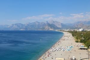 Kıbrıs mı Türkiye mi: 2021'de tatil için en iyi seçim hangisi?