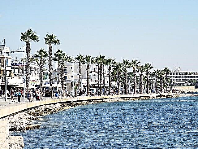 Cyprus: shopping, food and internet in Paphos