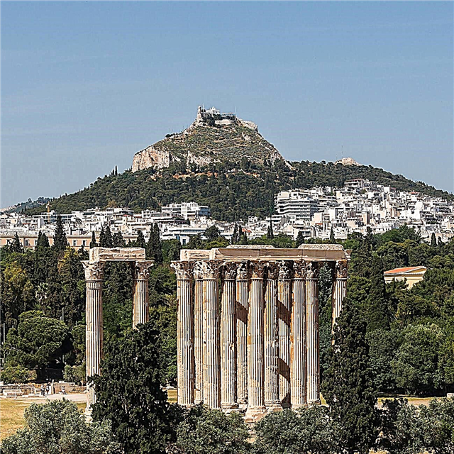 Olympian Zeuksen temppeli Ateenassa