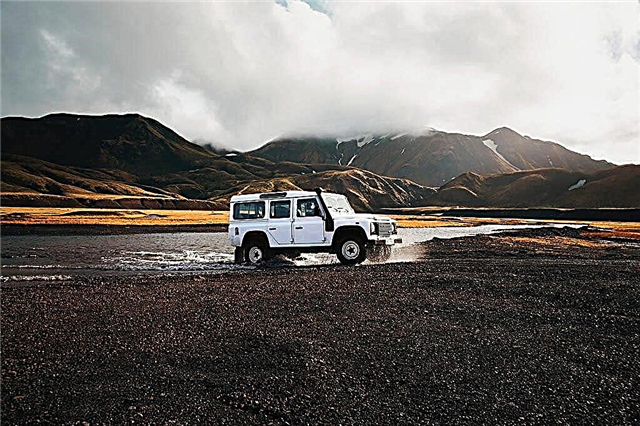 Faire le tour de l'Islande en voiture. Loyer, itinéraires, pourboires