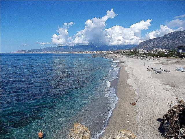 Alanya 최고의 해변 : 설명, 호텔, 사진