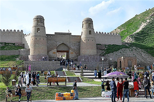 タジキスタンの15の最大の都市