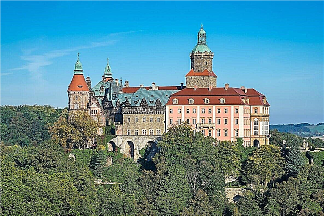 30 kastil terbaik di Polandia