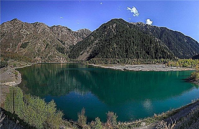 15 nejlepších jezer v Kazachstánu