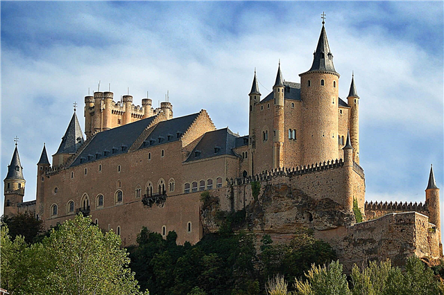 أفضل 30 قلعة في إسبانيا