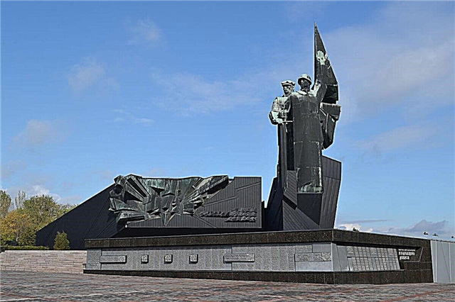 30 main monuments of Donetsk
