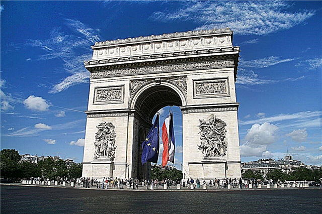 35 berühmte Denkmäler in Paris