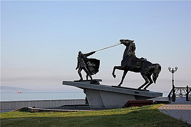 30 vigtigste monumenter i Novorossiysk