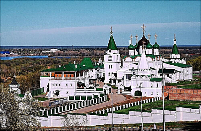 Nizhny Novgorod bölgesinin 20 ana manastırı