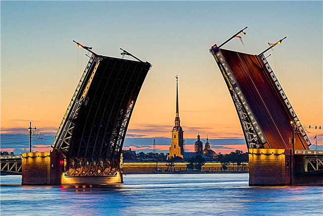 75 main attractions of St. Petersburg