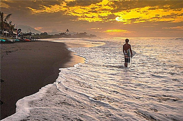Surfing tours in Bali, prices, when and where is it better to do it?