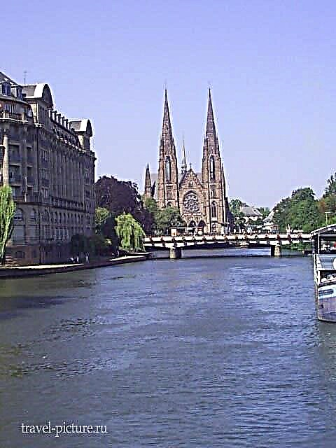 A cidade de Estrasburgo é o canto mais pequeno e pitoresco da França