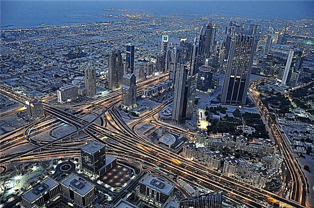 How to get from Dubai airport to the city center?